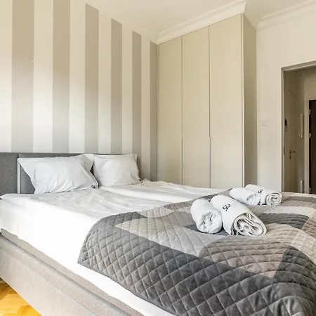 Apartment Mennica - Golden